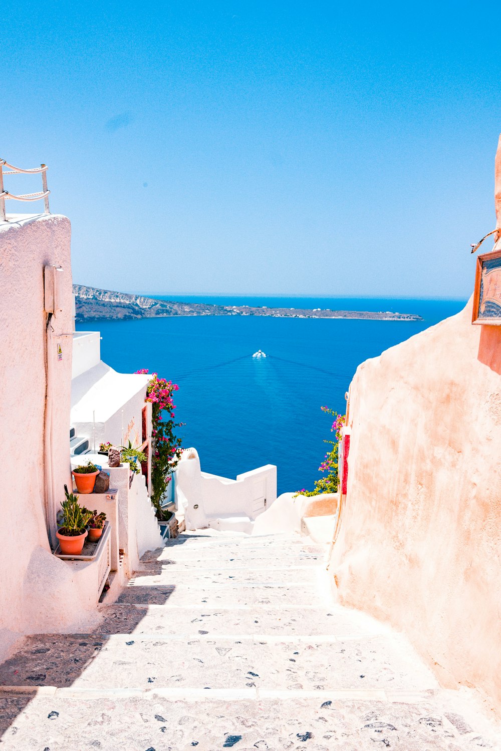 The Soul of Provence: Hilltop Villages, Antique Markets, and Stone Bastides detailed texture